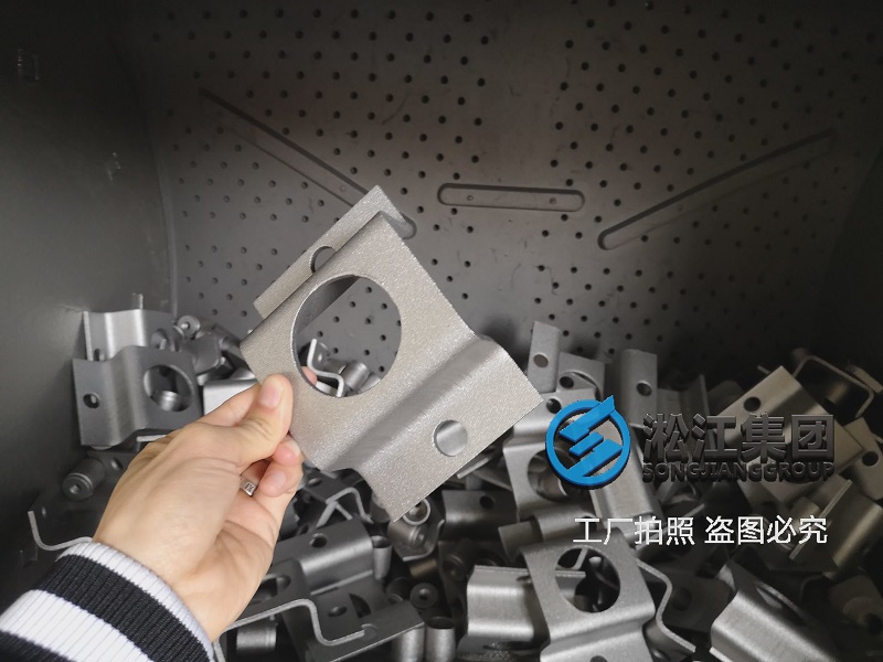你見(jiàn)過(guò)BE橡膠減震器的生產(chǎn)過(guò)程嗎? 你見(jiàn)過(guò)BE橡膠減震器的生產(chǎn)過(guò)程嗎?